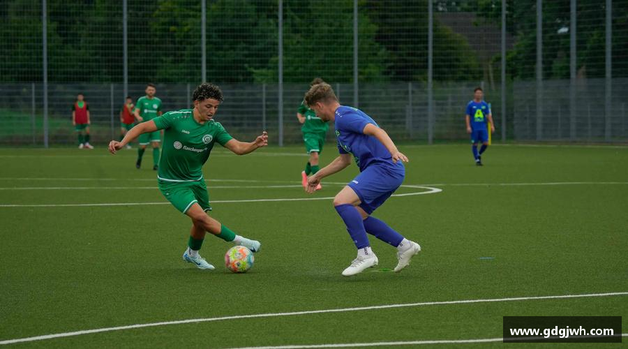 意昂体育APP拼尽全力，一起创造传奇！